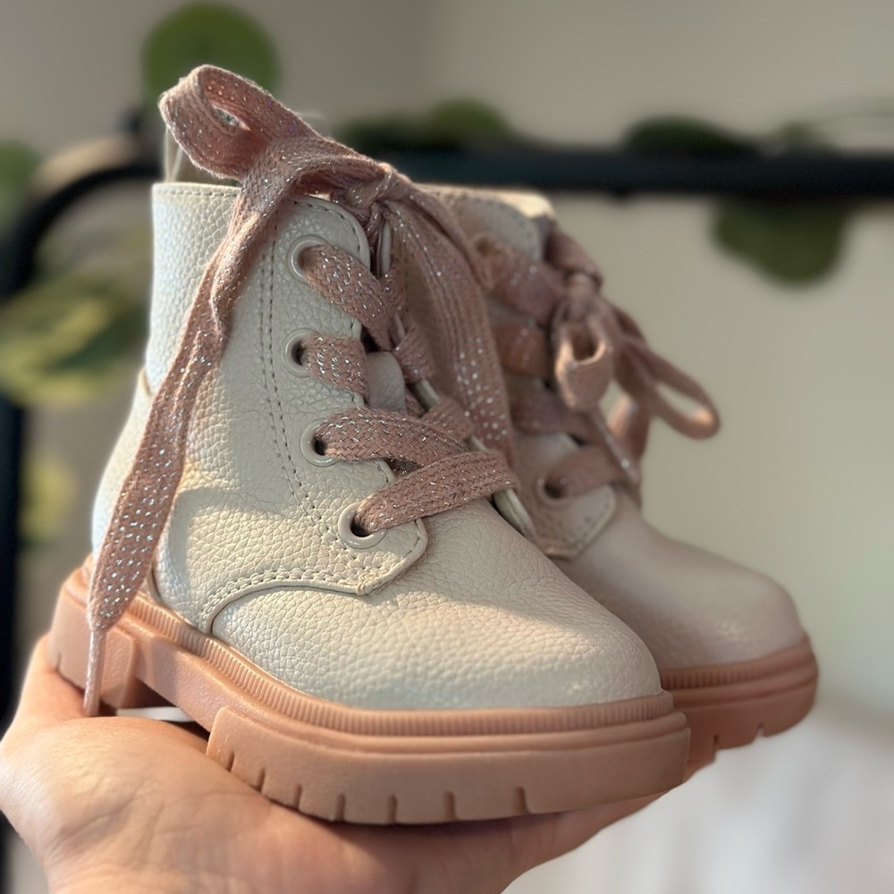 Toddler Girl Cat & Jack Lace Up Boots